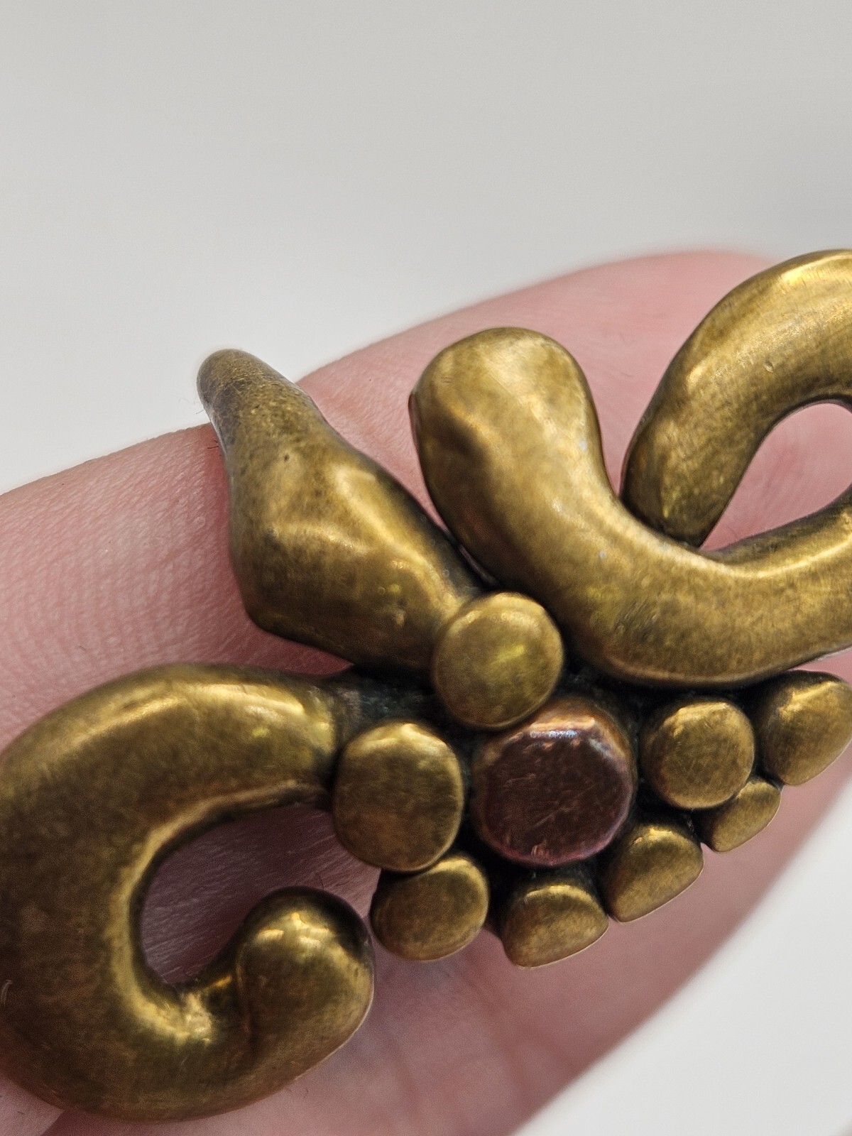 Vintage Brass & Copper Modernist Brutalist Flower Scroll Ring Size 6