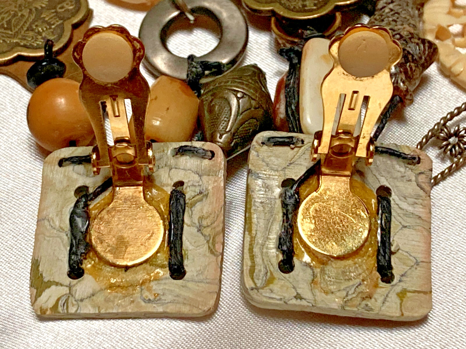 Unique Mismatched Asian-Themed Jingly Bell Charms Fashion Clip Back Earrings Vtg
