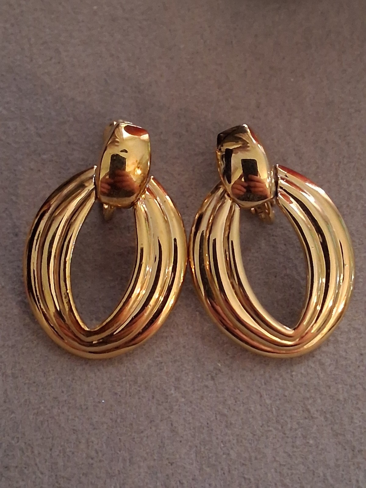 Vintage triple ridge loop door-knocker adjustable clip-on earrings, gold-tone