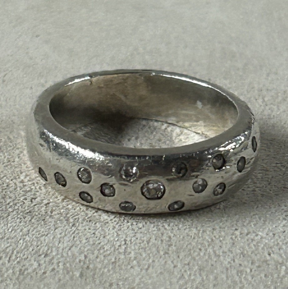 VTG Sterling Silver Cz Hammered Ring Band 4.25”