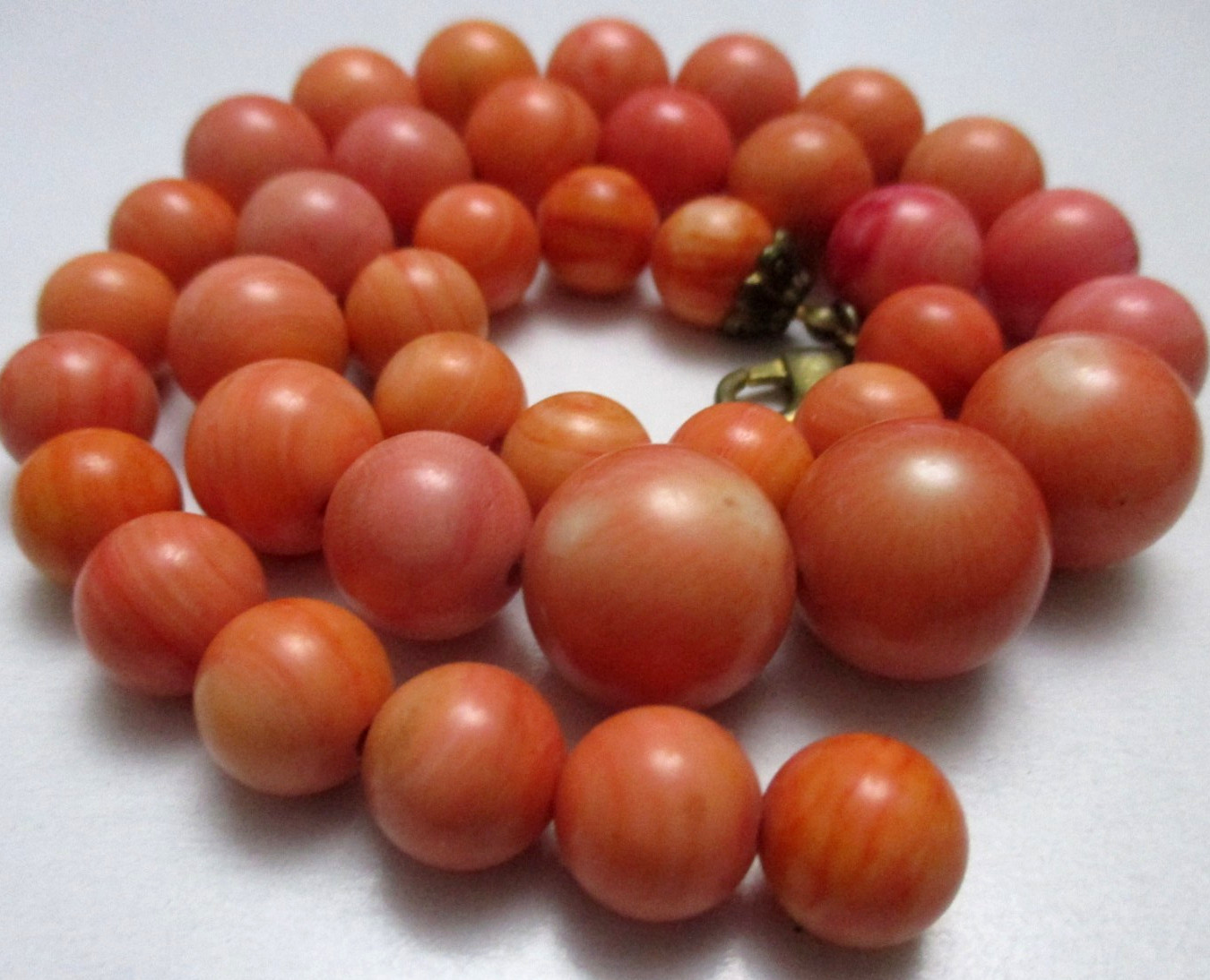 Vintage M0M0 Art Deco Authentic ☆ Undyed Untreated ☆ Necklace Coral ☆ Organic.