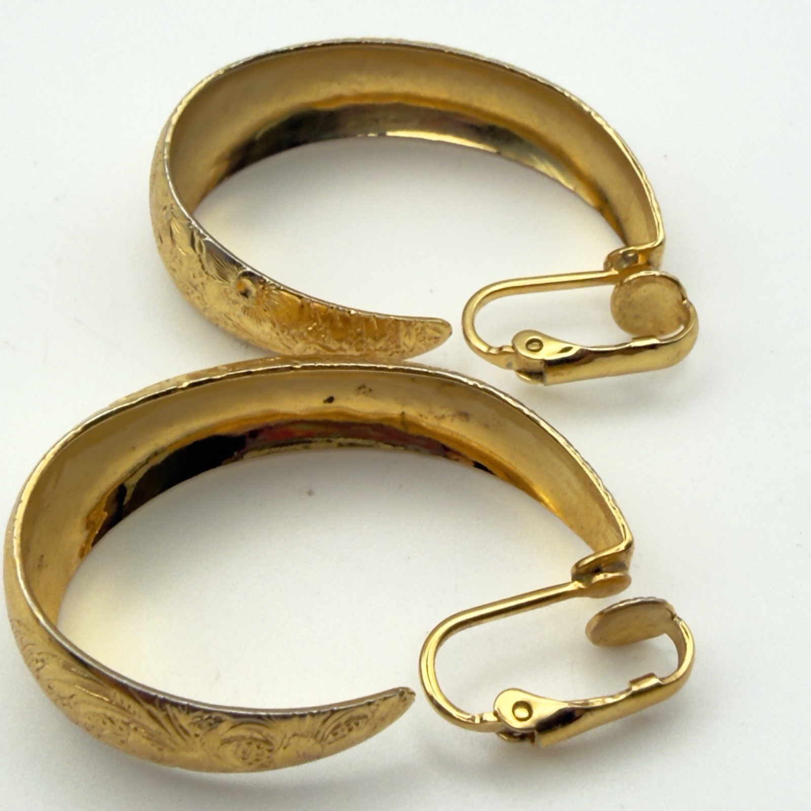 Vintage Gold Tone Floral Engraved Hoop Clip On Earrings Bold Wide Chunky
