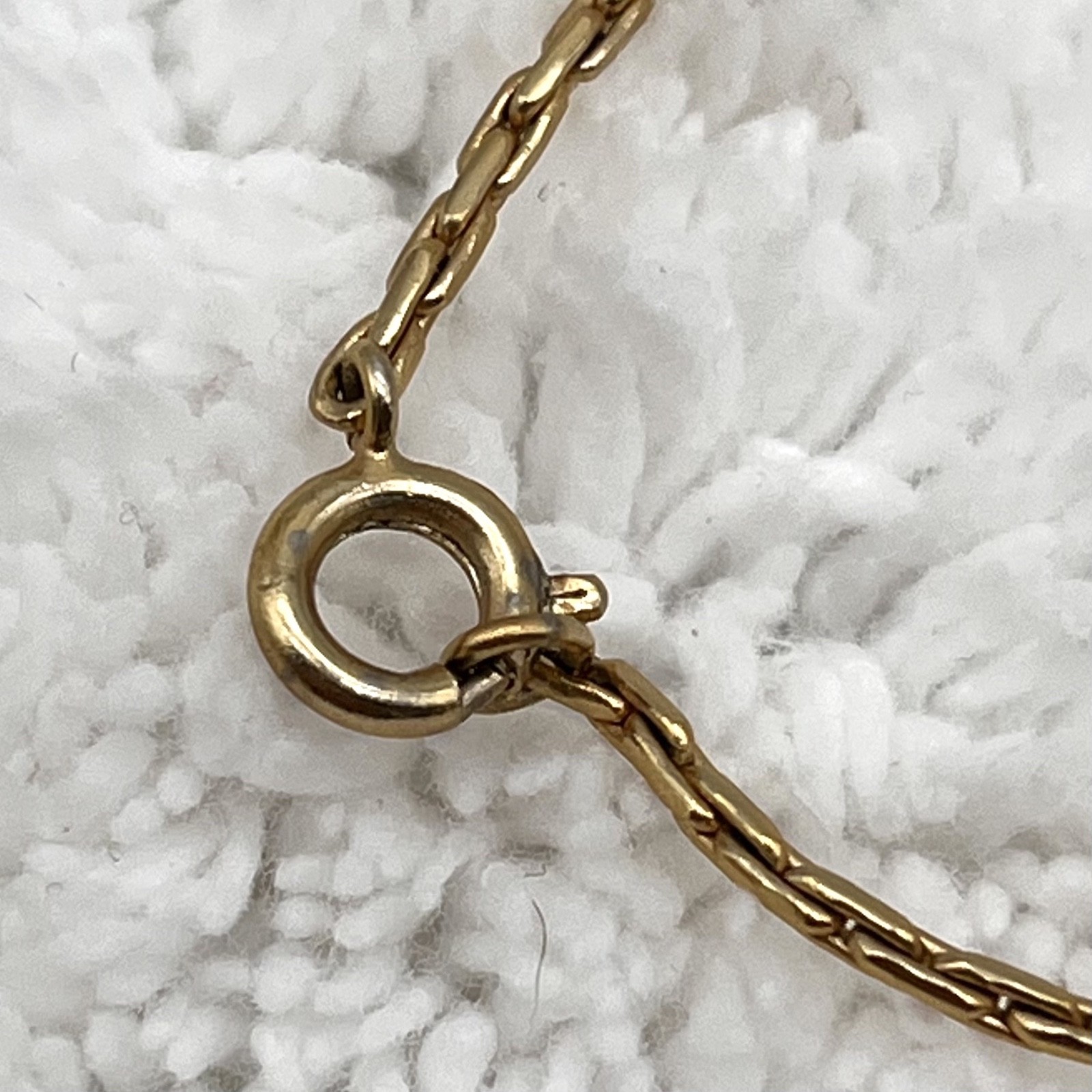 Vintage Victorian Style Locket Pendant Necklace Engraved Floral Flower Motif
