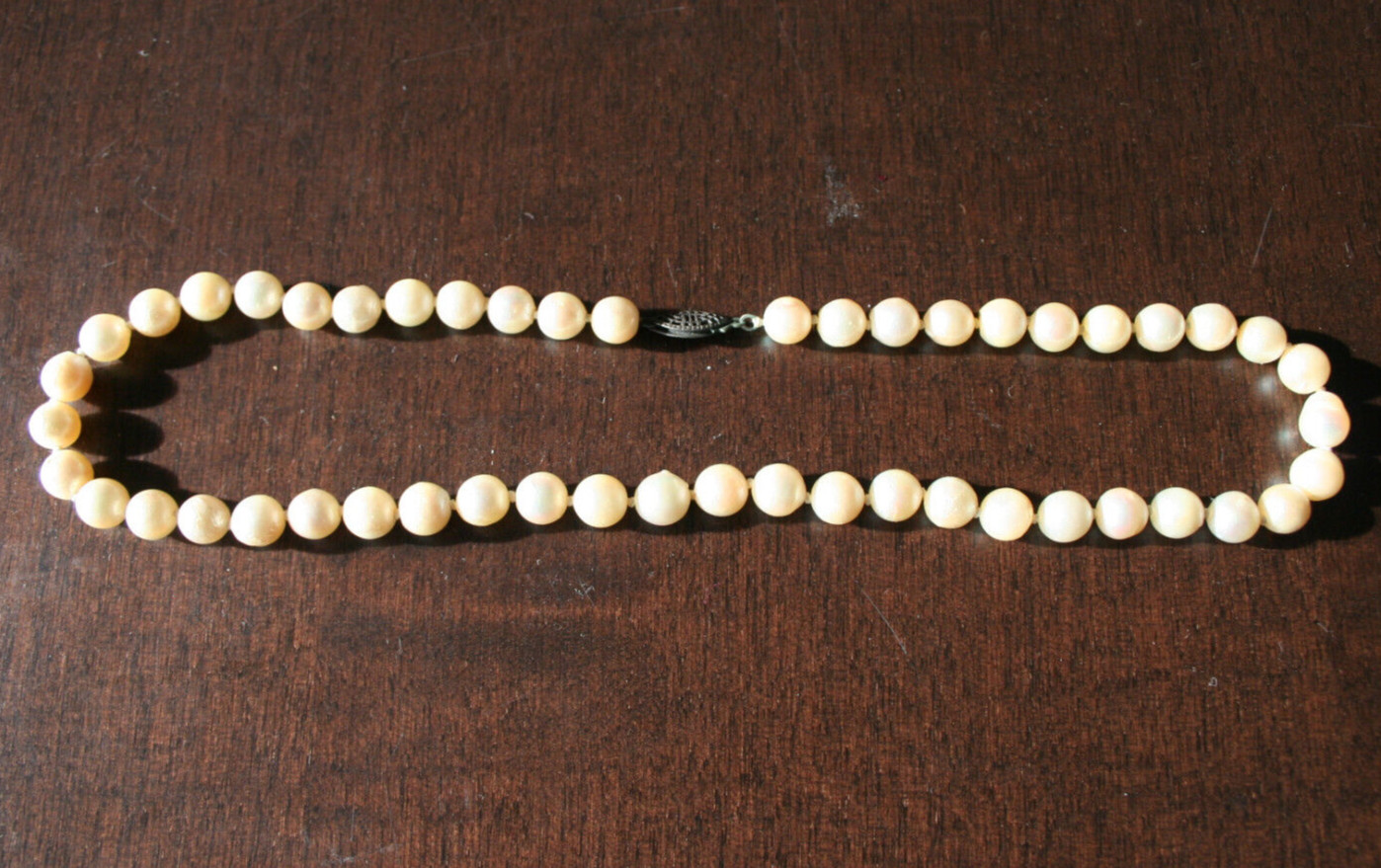 VINTAGE cultured pearl necklace 16″ in original box O.C. Tanner