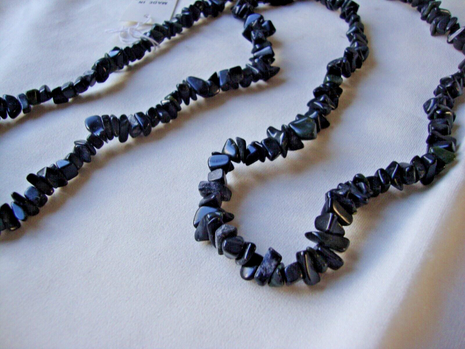 VINTAGE HONG KONG HANDMADE DARK GREEN NEPHRITE JADE CHIPS 35″ ENDLESS NECKLACE