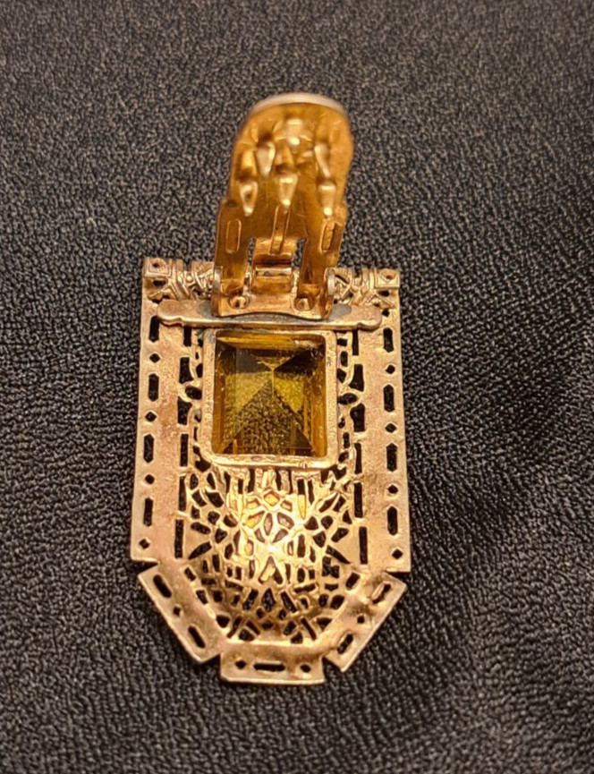 Art Deco Gold Filigree Honey Amber Glass & Enameled Fur Dress Coat Clip