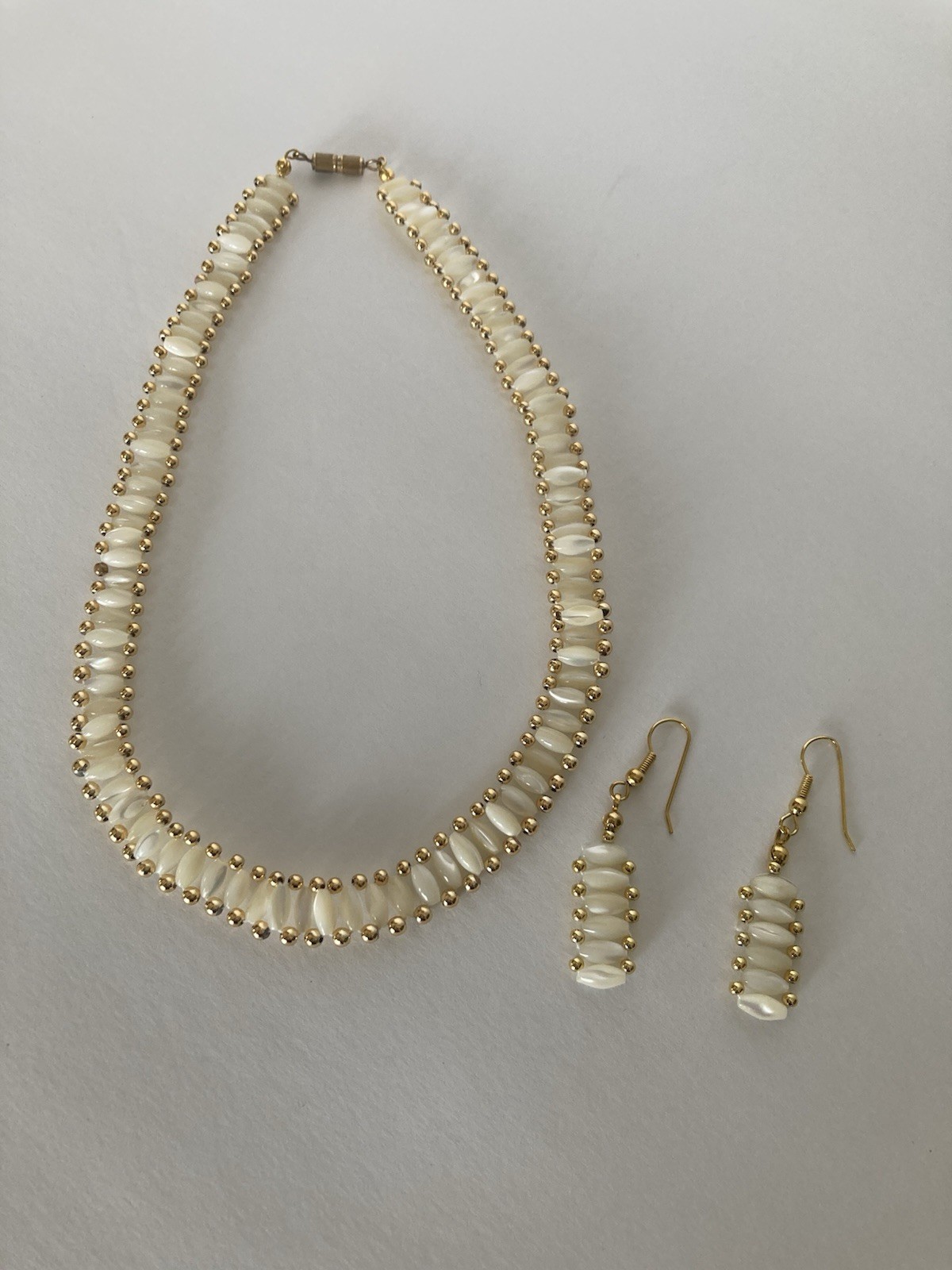 Vintage Set of White Shell Beaded Necklace And Matching Earrings.