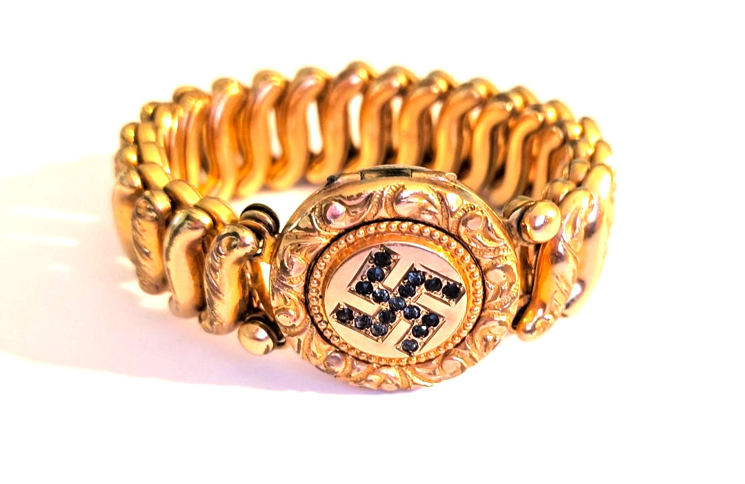 Vintage Gold Color Secret poison Locket Expansion Bracelet Good Luck