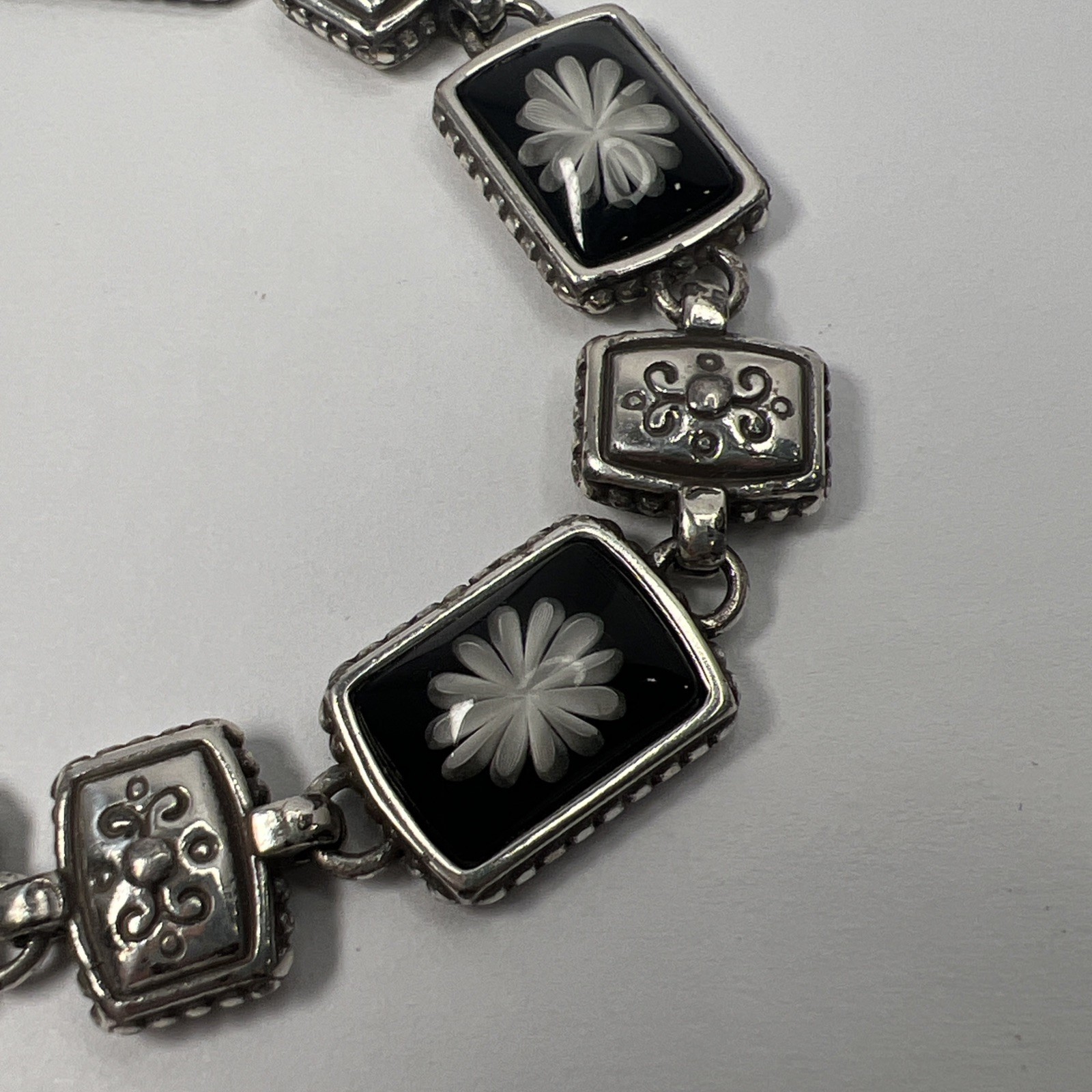 Vintage Brighton Water Lily White Black Flower Retired Silver Bracelet