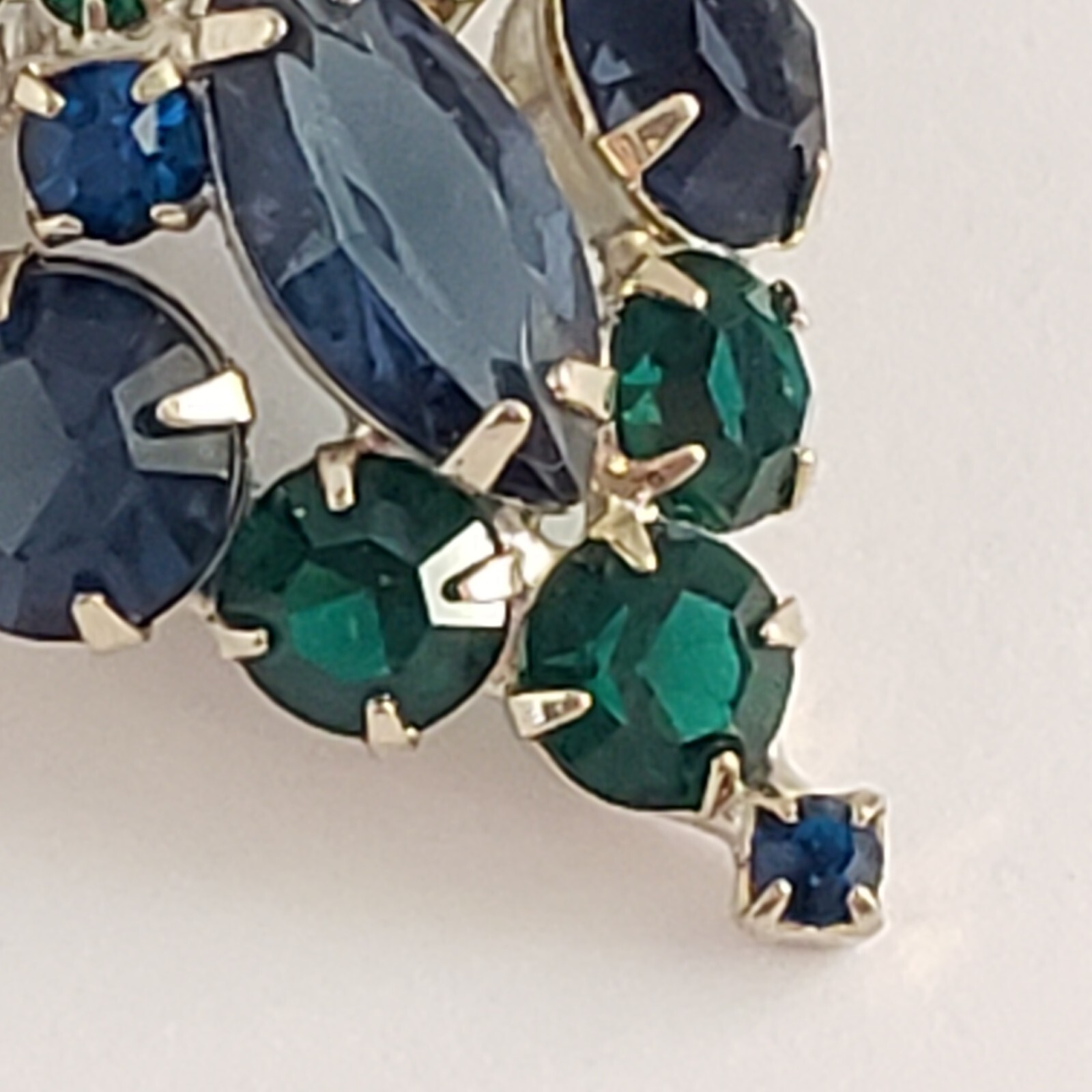 Womans Vintage Jewel Pin Brooch Blue Green Violet Rhinestone