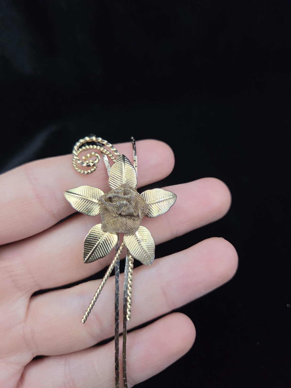Vintage Gold Tone Mesh Rose Flower Slider Lariat Necklace on Triangle Box Chain