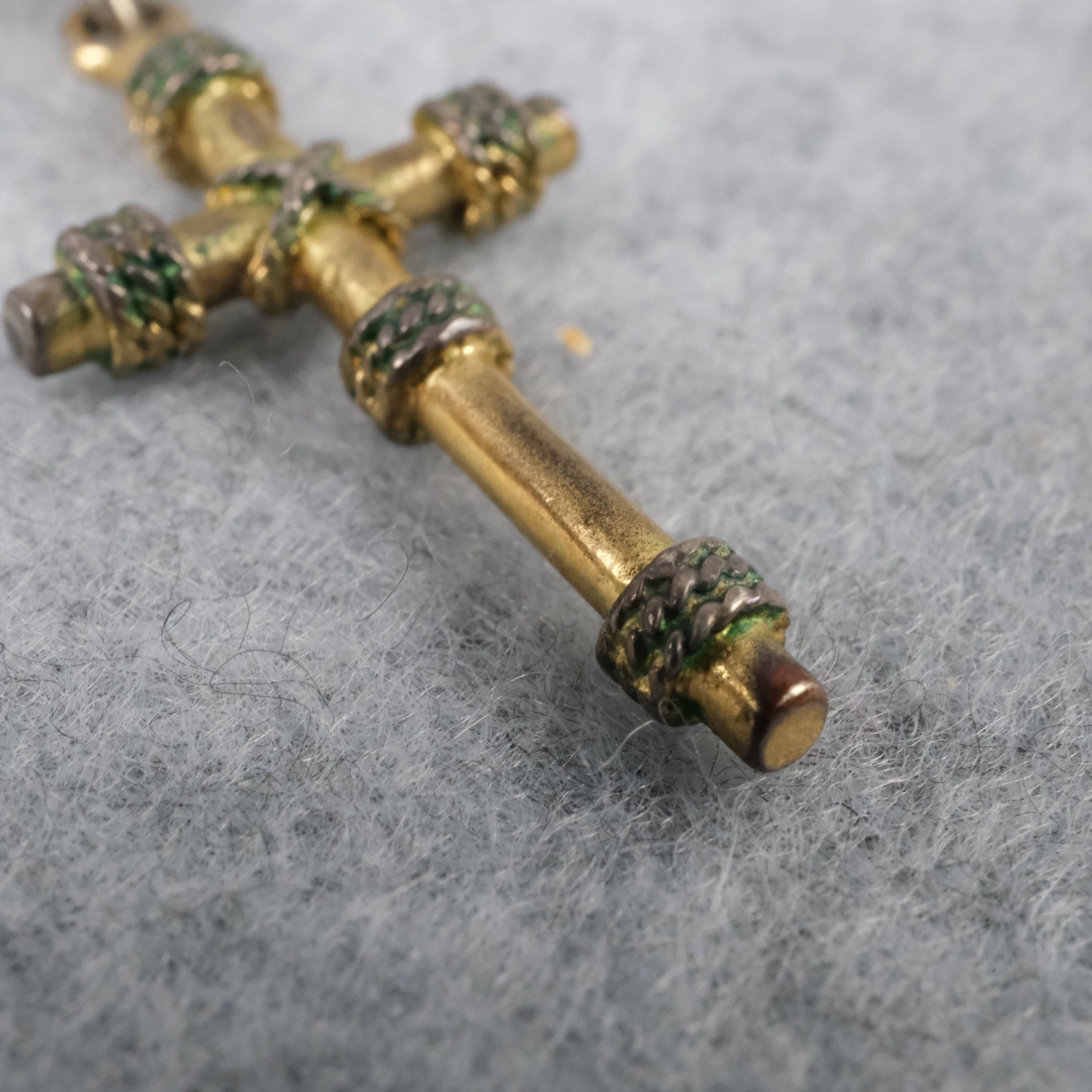 Vtg Costume Jewelry Cross Necklace Gold Tone Green Reversible Double Sided 18in