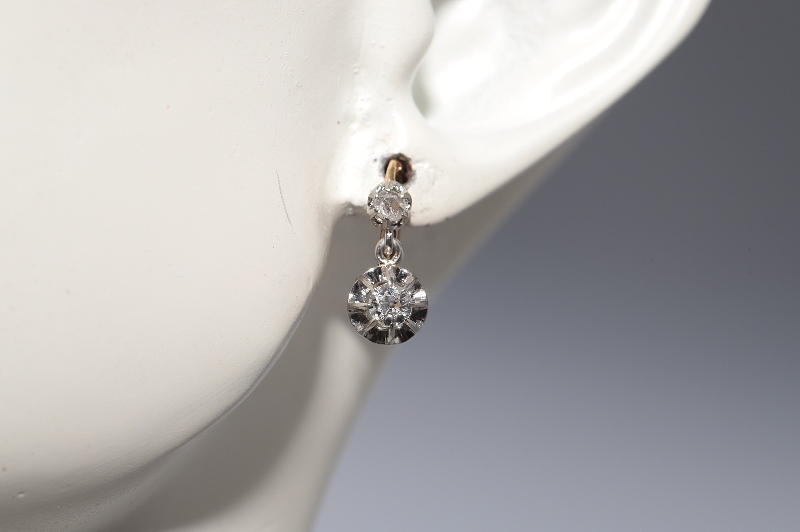 Antique Circa 1920s 18k Gold Art Deco Natural Diamond Decorated Earring