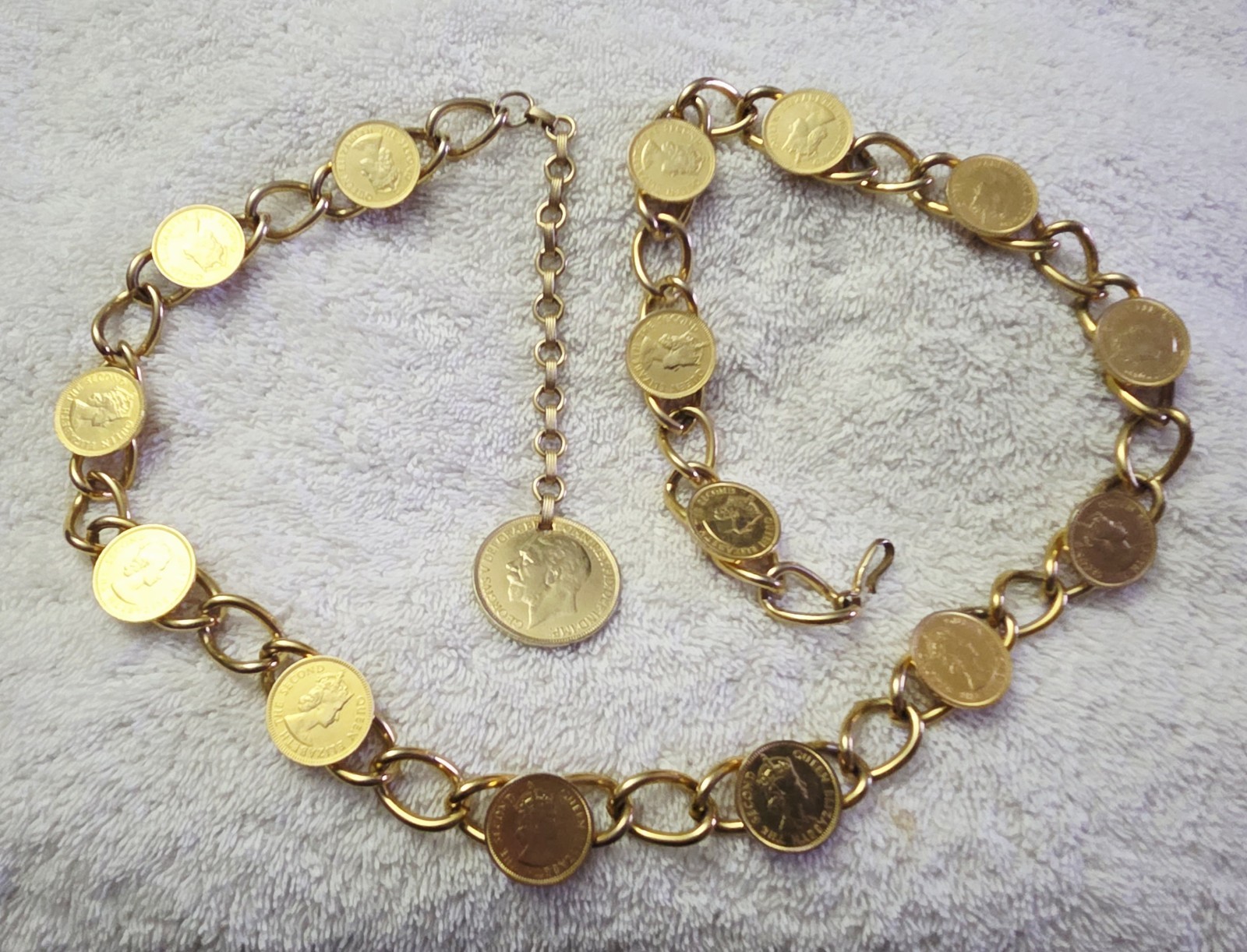 Vintage 1927 Queen Elizabeth II Penny Coin 32″ Large Link Necklace Gold Tone