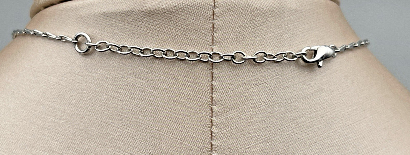Monet Rhinestone Necklace Rhodium Plated Silver Metal 18″ Wheat Chain Vintage