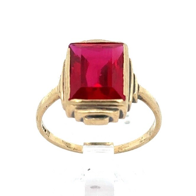 Vintage Retro 14k Yellow Gold Red Stone Rectangular Petite Step Cocktail Ring