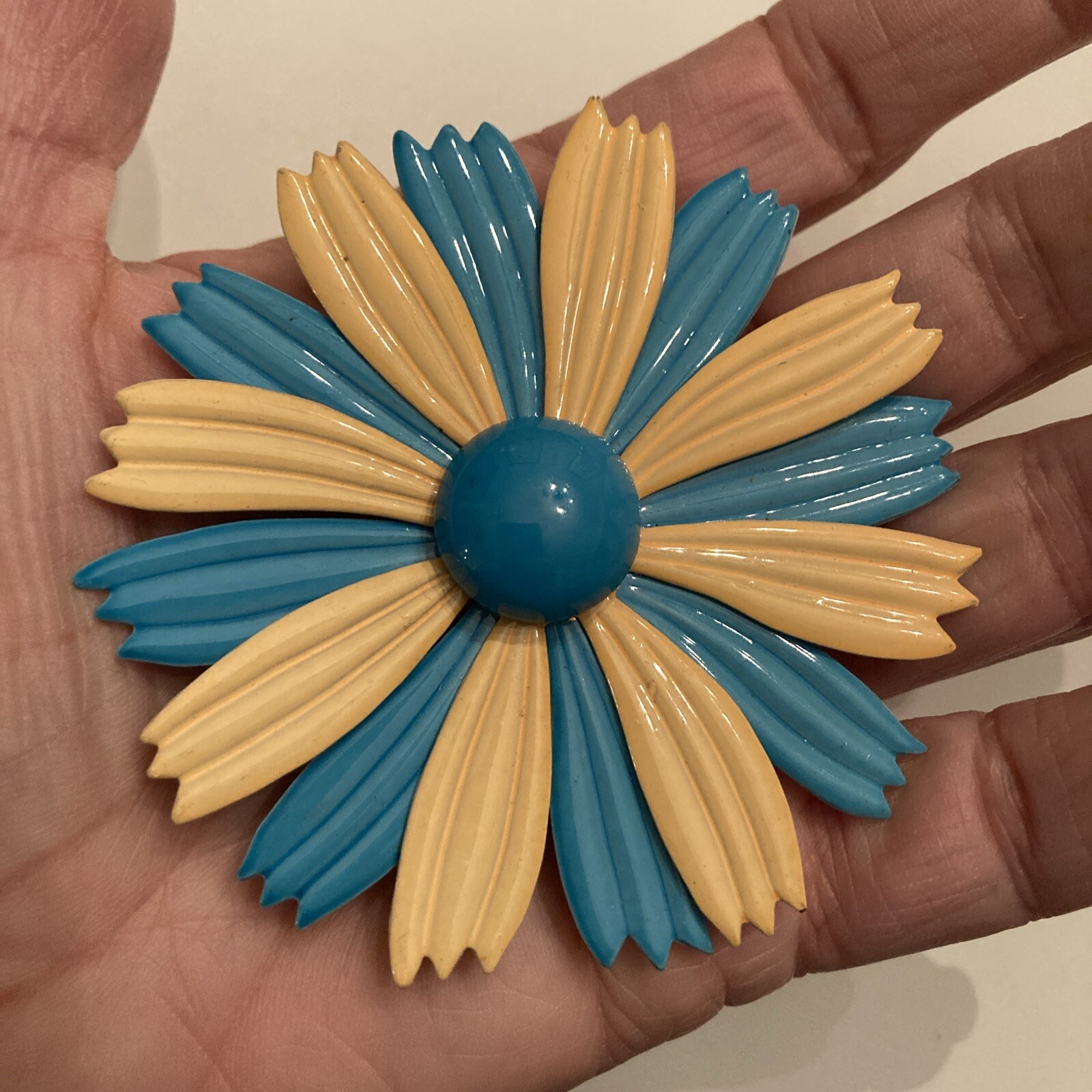 Vtg Layered Brooch Flower Daisy Metal Enamel Teal Light Blue Yellow Spring 2.75”
