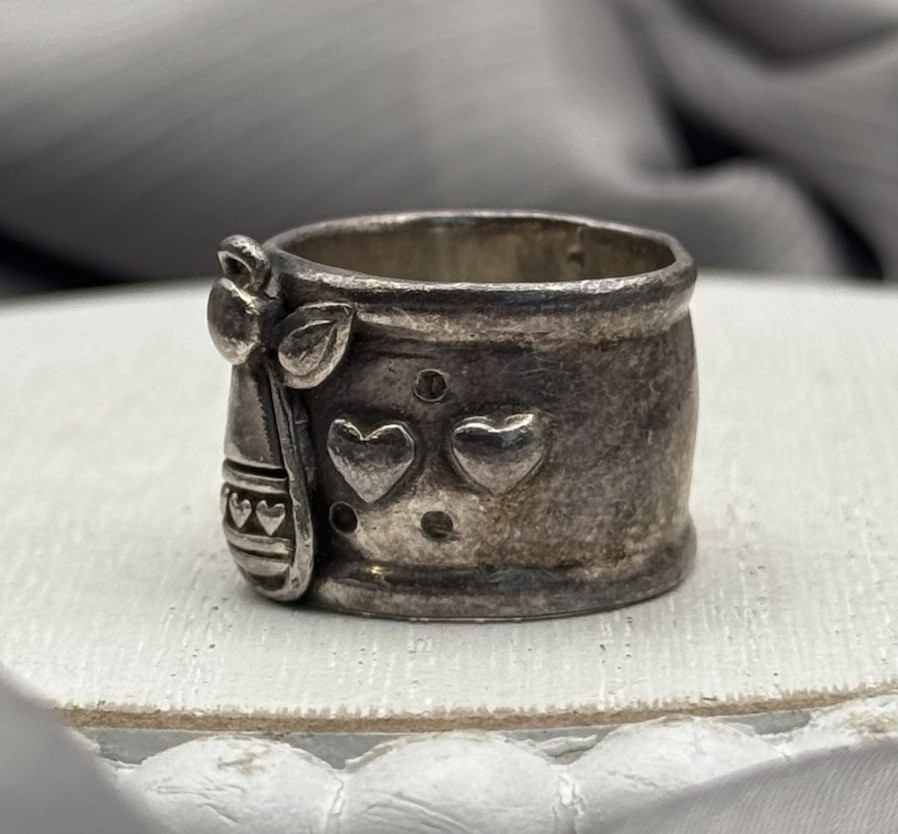 Vintage ANGEL heart Sterling Silver 925 band 9.64G / Sz 7