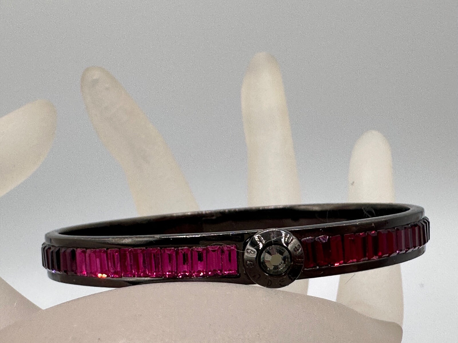 ESTATE GUNMETAL PINK GARNET CRYSTAL HENRI BENDEL SIGNED BANGLE BRACELET