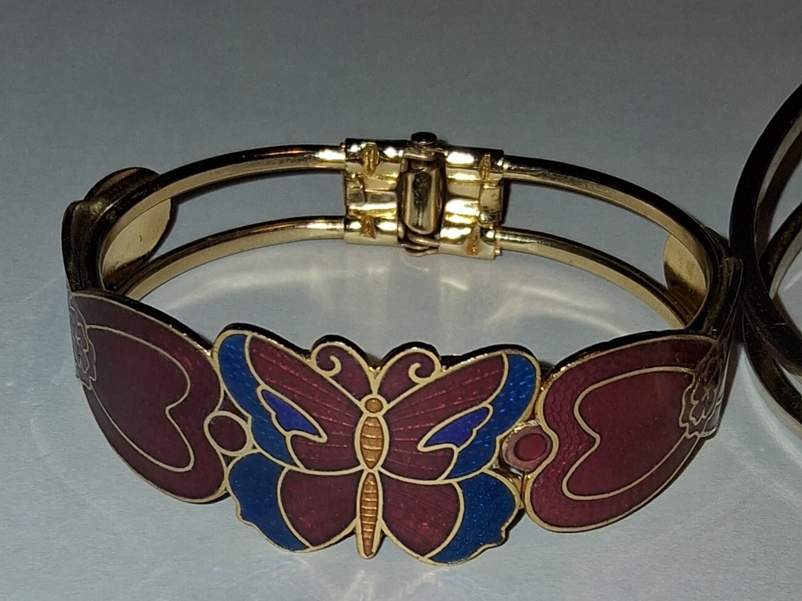 Lot of 2 Bangle Cuff Hinged Bracelets Gold Tone Fashion Butterfly/Amethyst Vtg