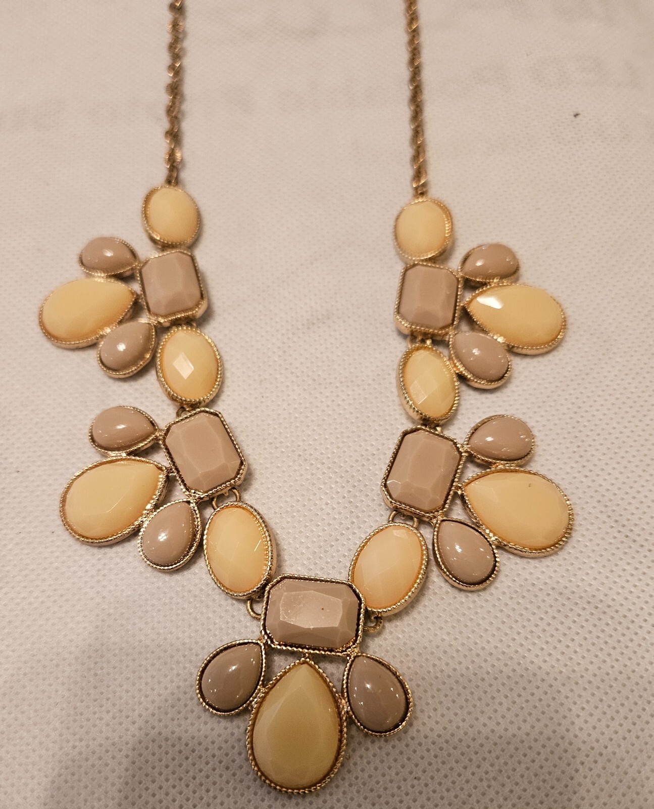 Vintage Gold tone Tan kahaki and IVORY CHUNKY Necklace oval link chain
