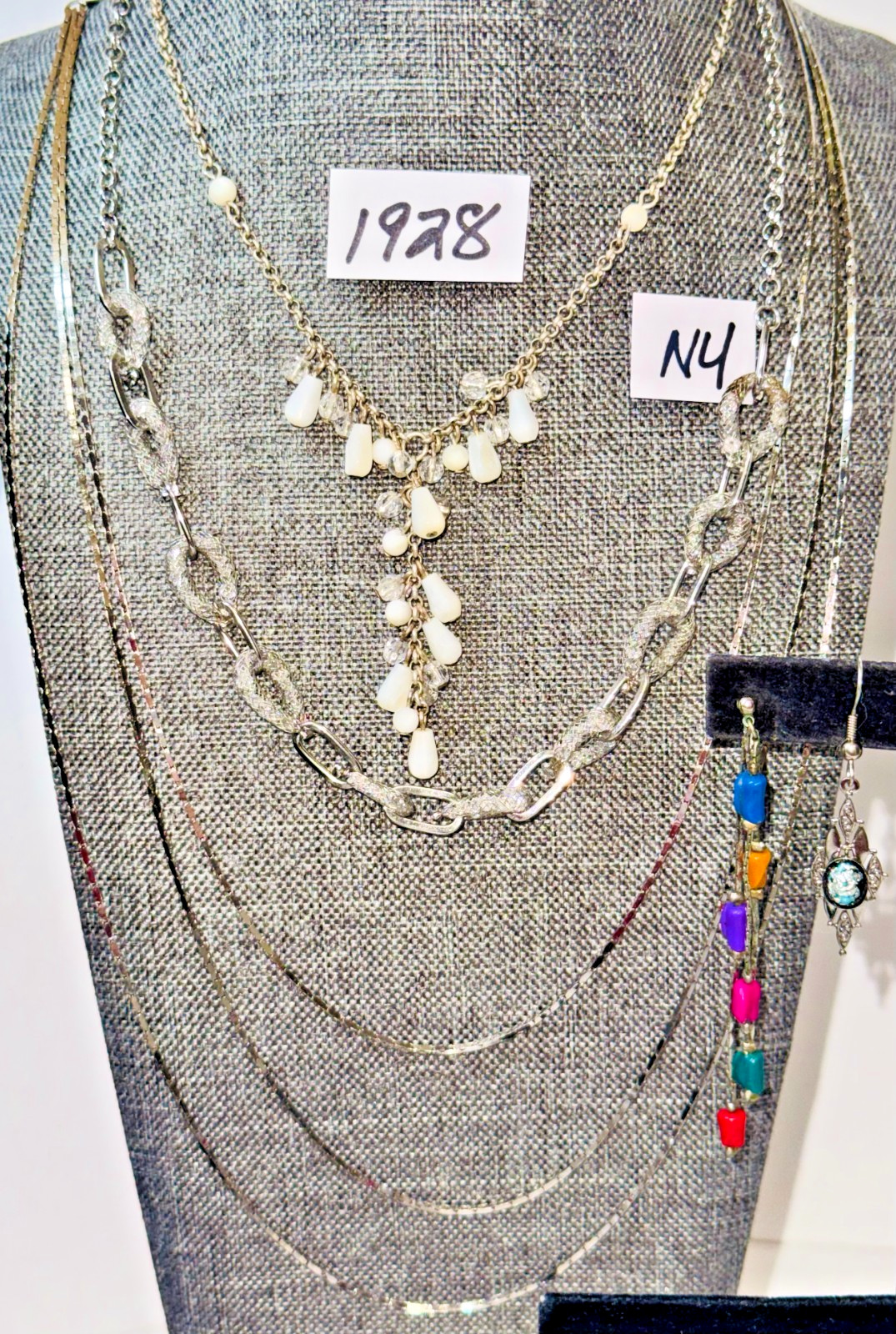 NICE! HUGE ALL SILVERTONE VINTAGE JEWELRY LOT-50 PC-MONET-CHICOS-WEISS-TRIFARI++