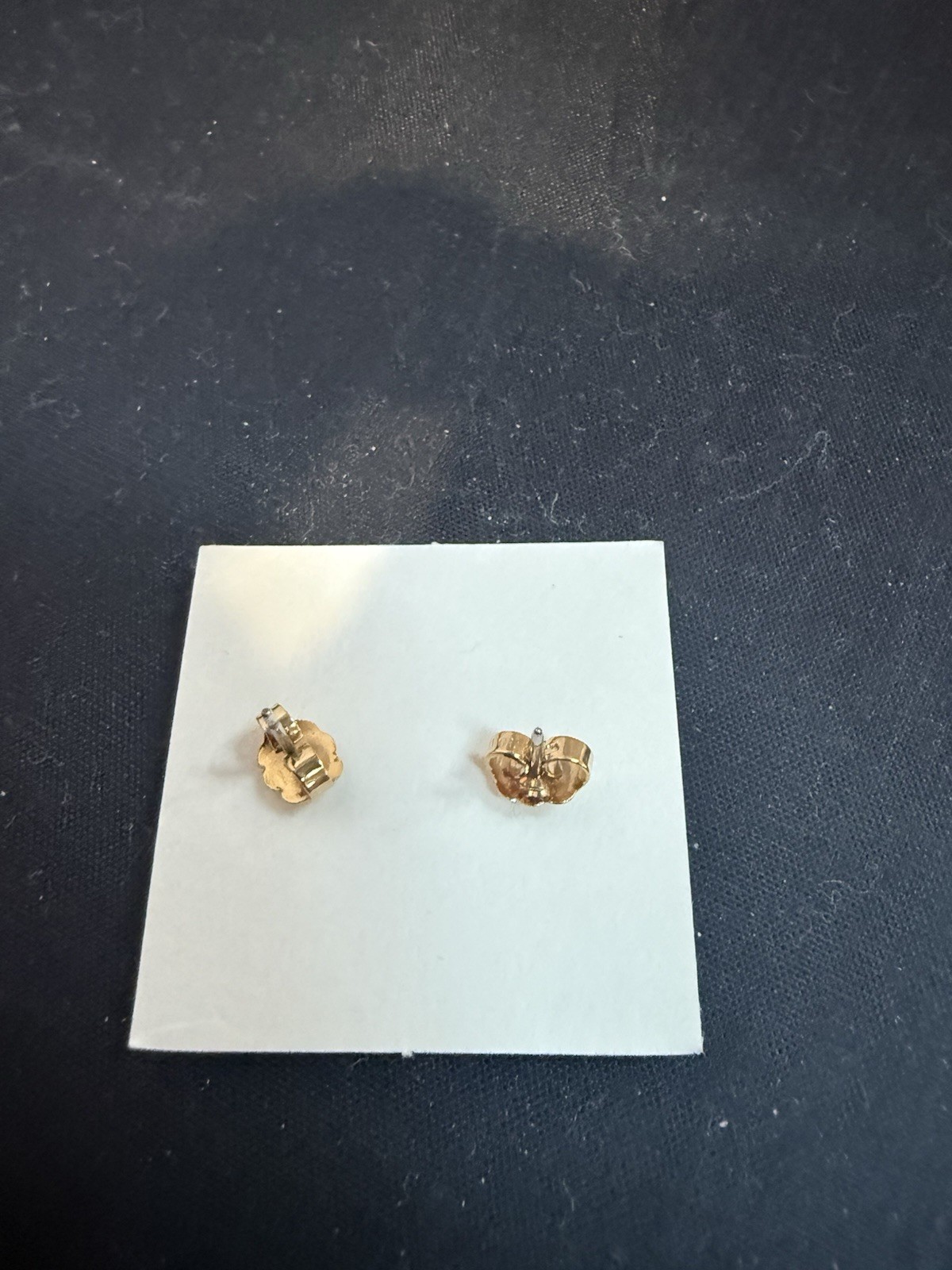 Rare Avon Delicate Daisies Tiny Pierced Earrings 5/8 Inch Petite 1977 Retro