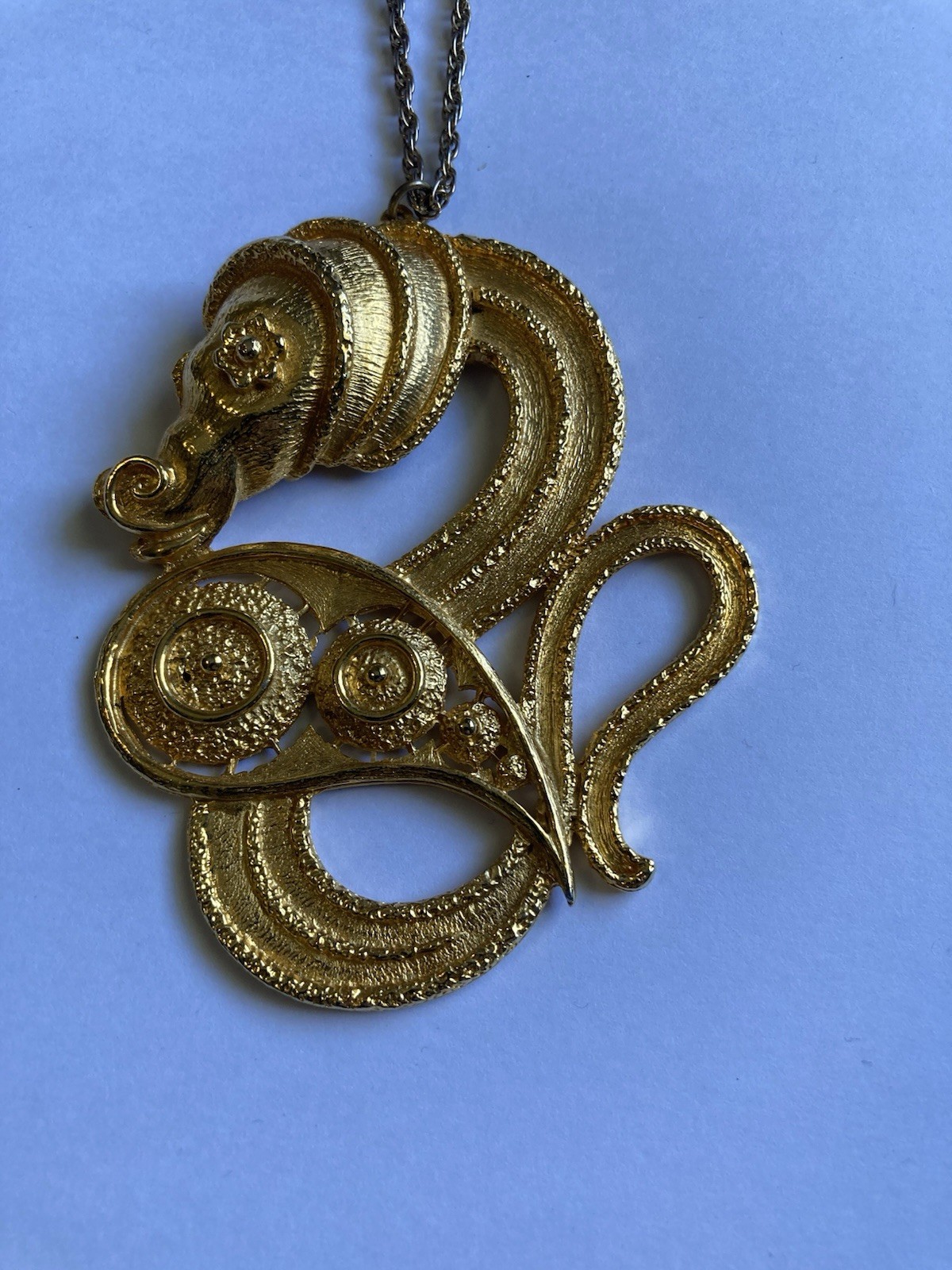 Rare vintage sea serpent/sea horse pendant necklace