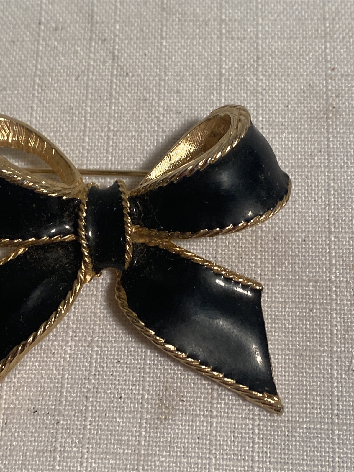 Gay Boyer Brooch Ribbon Black Enamel Holiday Small Size Glossy Signed