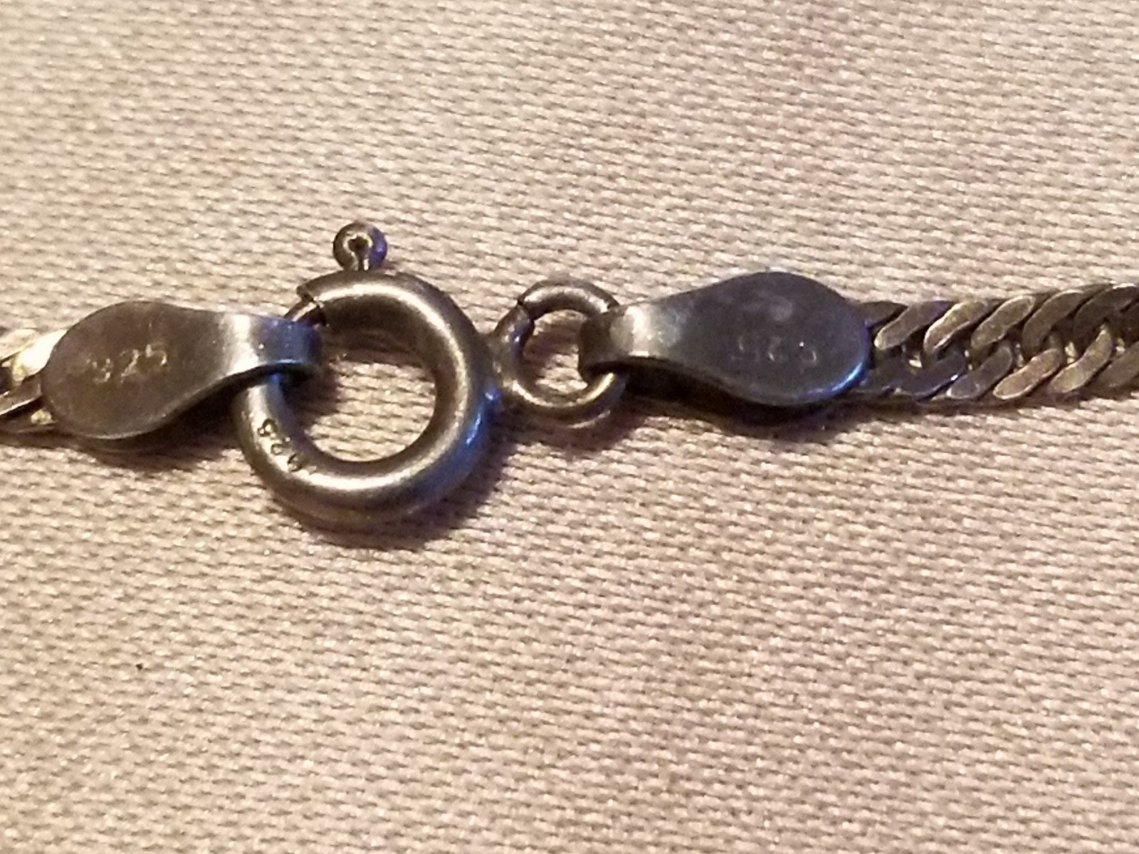 Beautiful Vintage Amber & Silver 3/4″ Pendant With 925 Stamped 19″ Chain