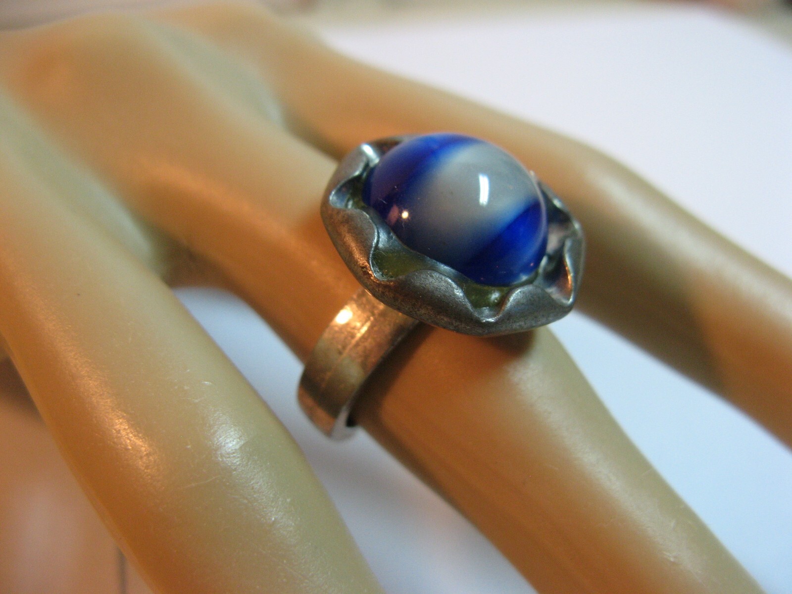 VINTAGE BENT LARSEN TIN PEWTER & GEMSTONE RING/ADJUSTABLE AND COLLECTIBLE.