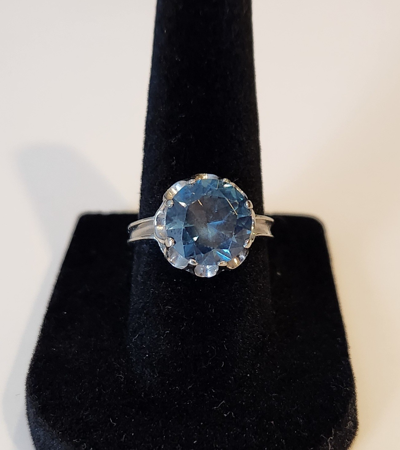 Vtg 10K White Multi Prong set 10 mm London Blue Topaz Ring Size ~6