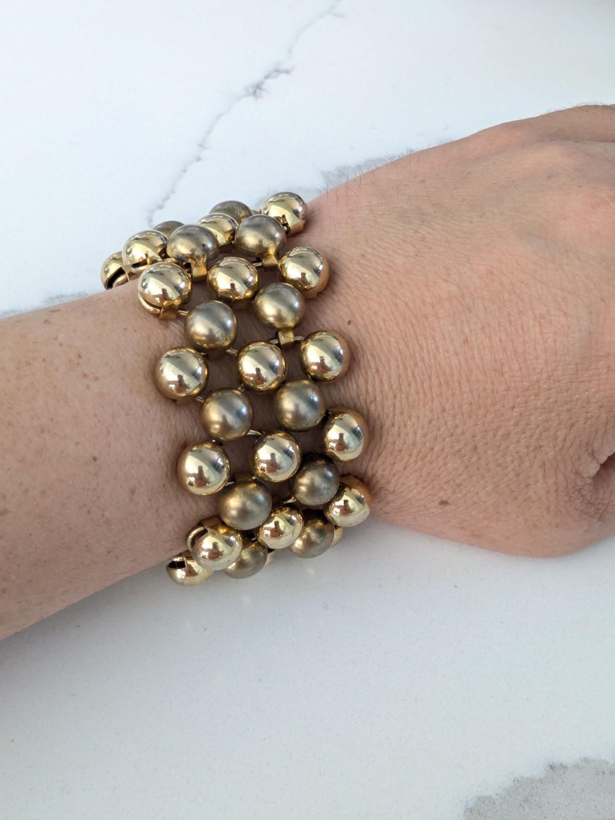 Vintage Bracelet Costume Jewelry Bold Gold Layers Retro 7″ Shiny And Matte Bead