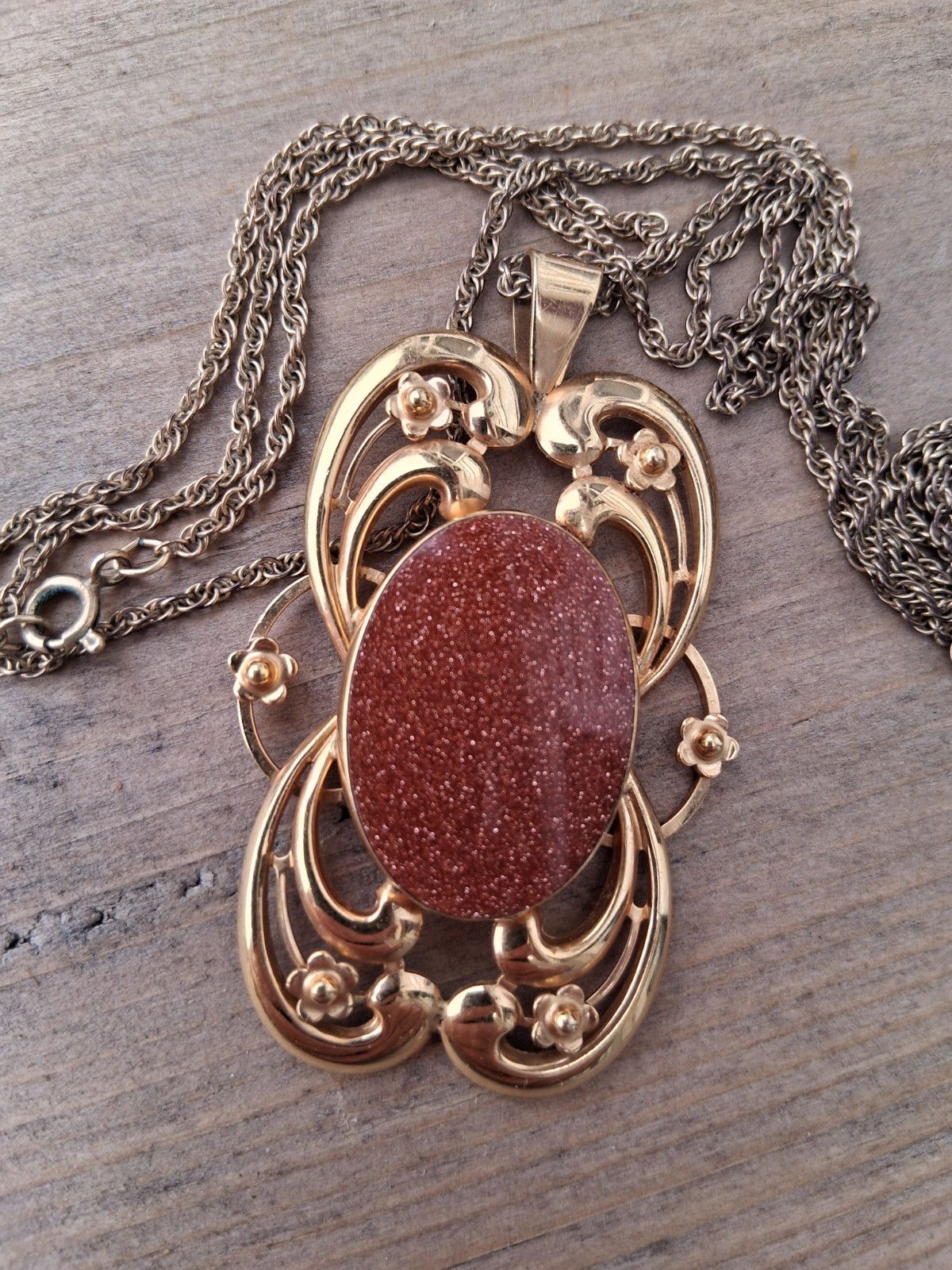 Goldstone Oval Cabochon Necklace Retro Geometric Pendant 1/20 14k Gf 26″ Chain