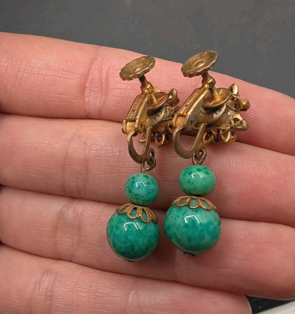 MIRIAM HASKELL Green Speckled Peking Faux Jade Glass Bead Necklace Earrings Set