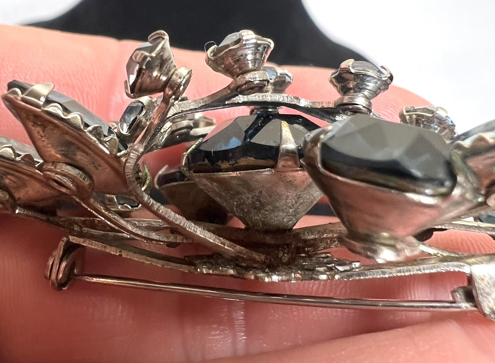 VTG Blue Tones Floral Design Rhinestone Brooch Silver Toned Metal 2.5” Rare