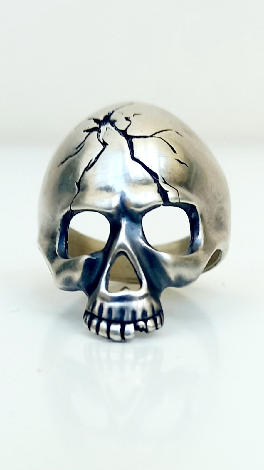 №98 Custom Handcrafted SILVER Ring Biker Scull Ring Size 9 ( 7.98 gr)