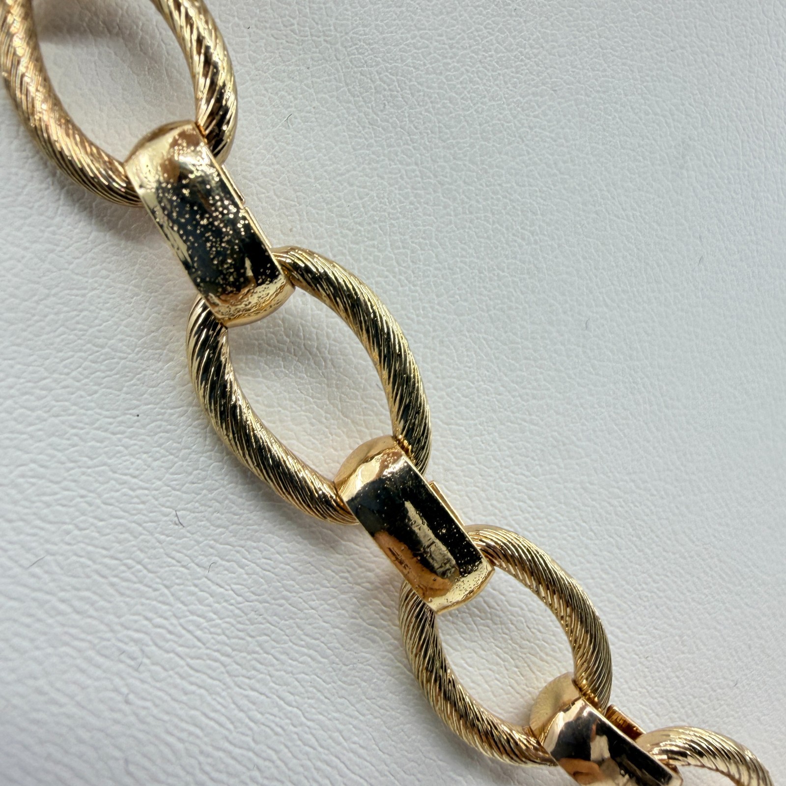 Vintage Gold Tone Textured Oval Link Collar Necklace Retro Adjustable Extender