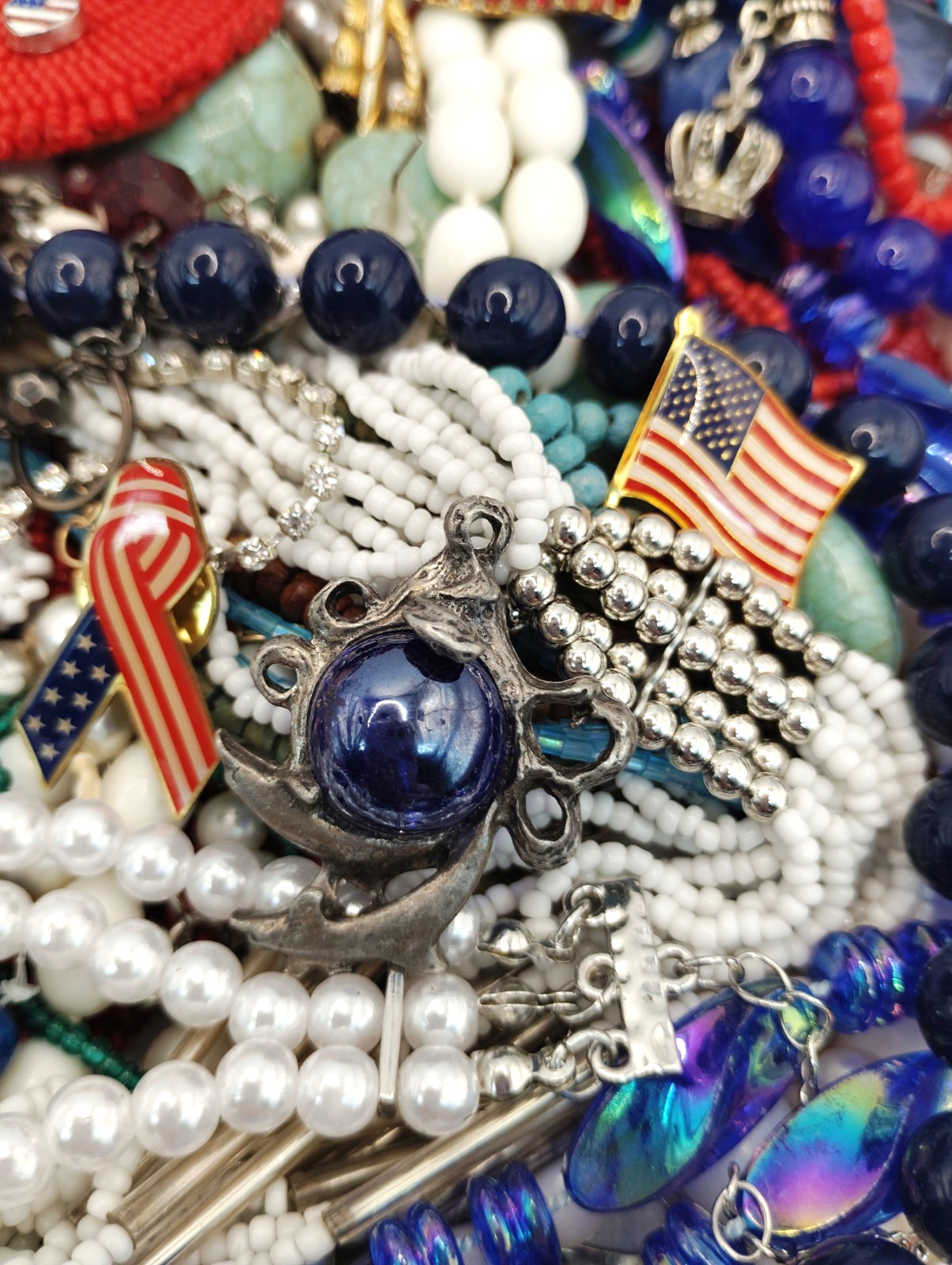 135 Vtg Wearable Pcs RED, WHITE & BLUE Patriotic Mixed Lot, FREE SHIP! Lot#681