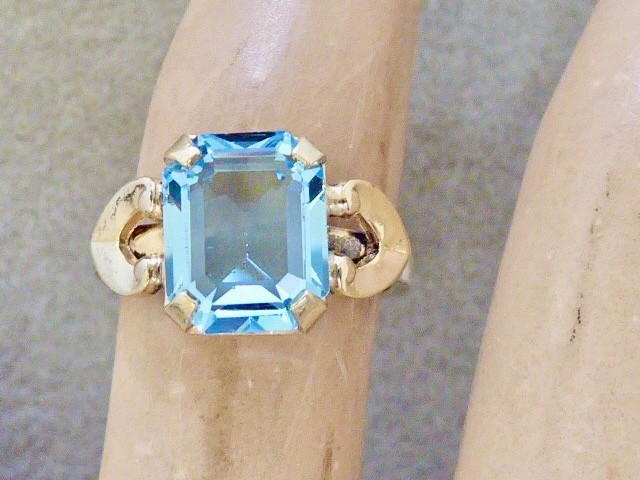 70’S NEW OLD STOCK 10K YELLOW GOLD FILLED SIMULATED AQUA RING SIZE 4.25 RING
