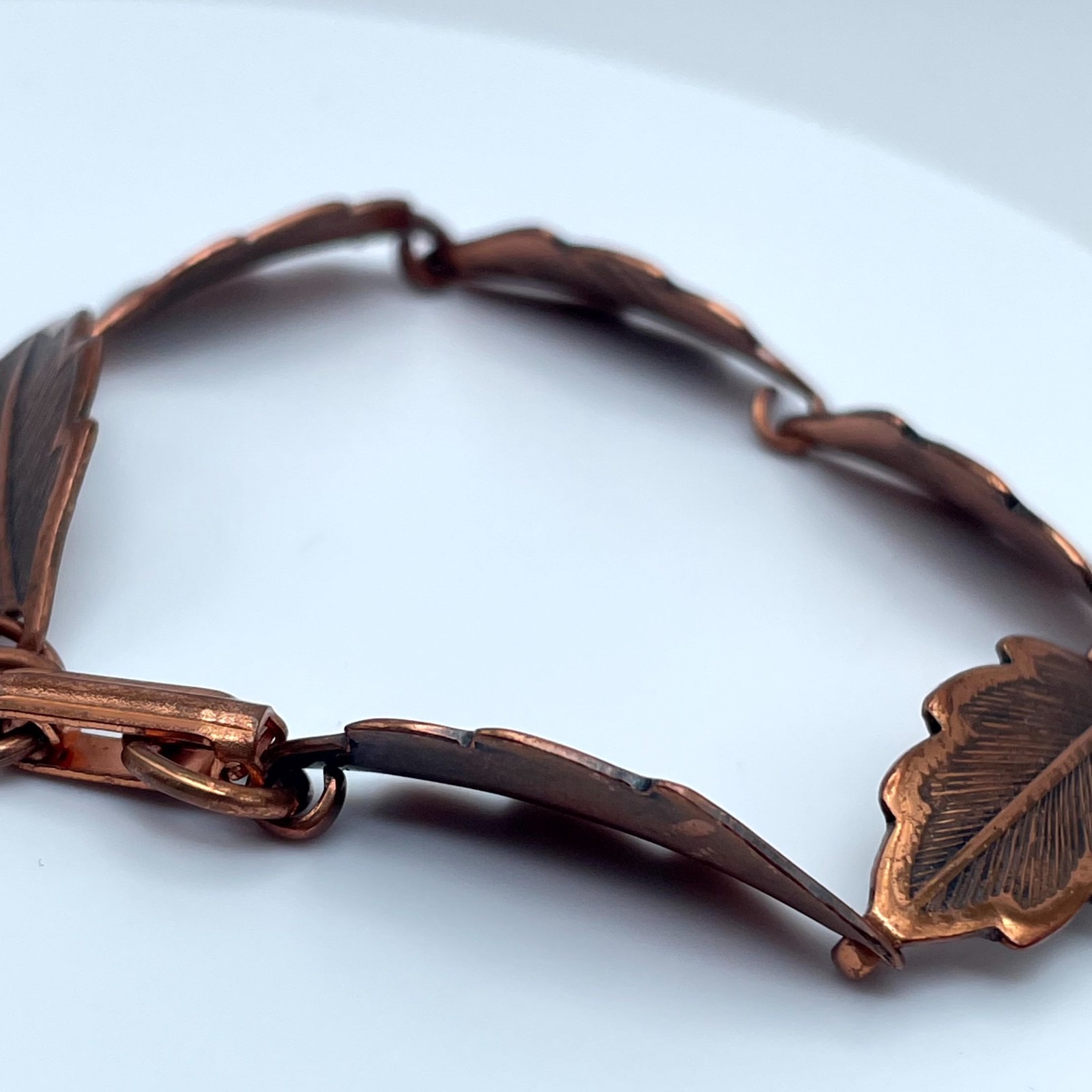 Vintage Copper-Tone Classic Mid-Century Engraved Botanical Leaf Link Bracelet