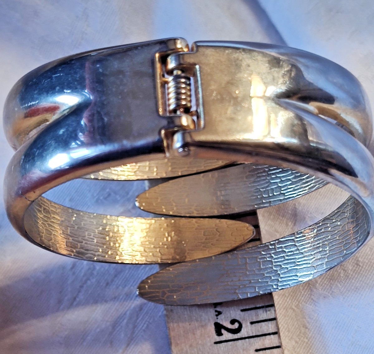 VTG 8.25″ Hinged Gold-toned Claw Cuff Bracelet 3″ across 1.75″ Wide