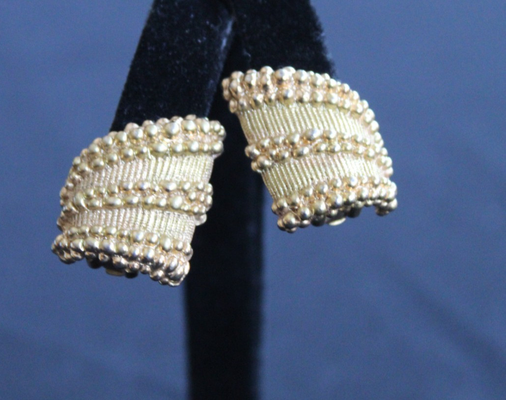 Vintage Orena Paris Gold Tone Earrings – Clip