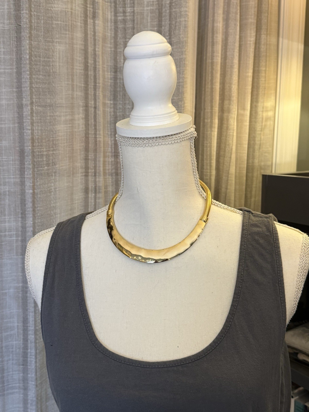 Vintage Unsigned Gay Boyer Gold Tone Stretch Omega Collar Choker Necklace 16 In