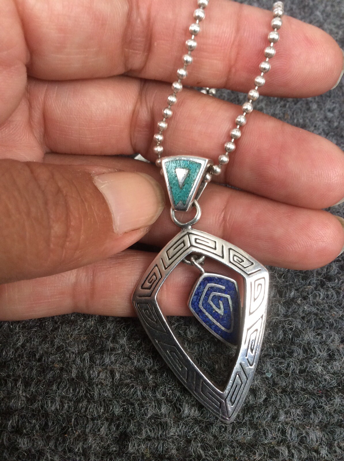 Beautiful Carolyn Pollack sterling silvet 925 stone inlay pendant necklace