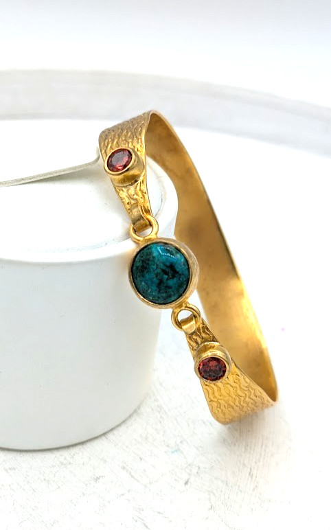 Vintage Hinged Bangle Bracelet Green Stone Gold Tone Textured