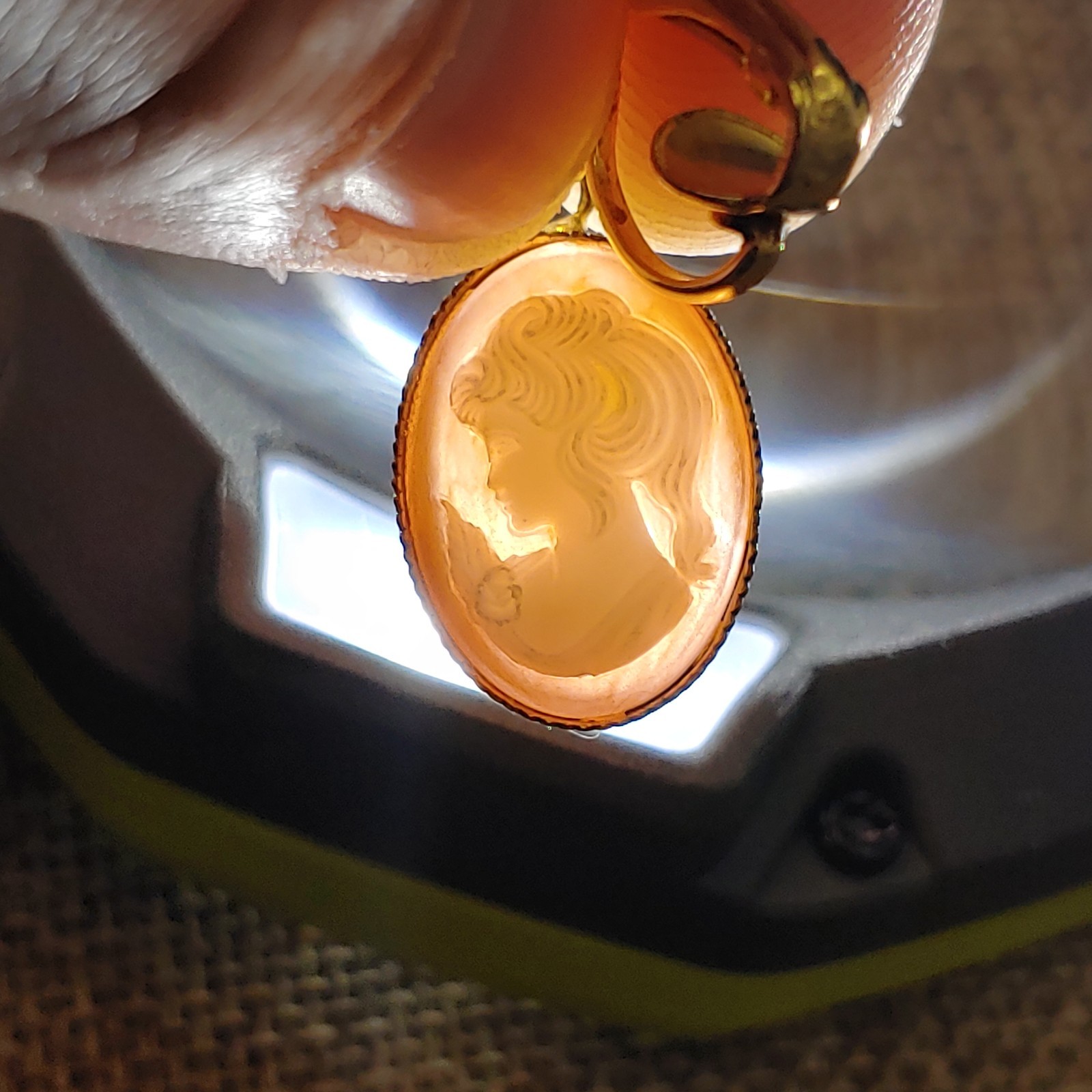Vintage Earrings Cameo Gold tone Clip-on Non Magnetic Metal Not Tested