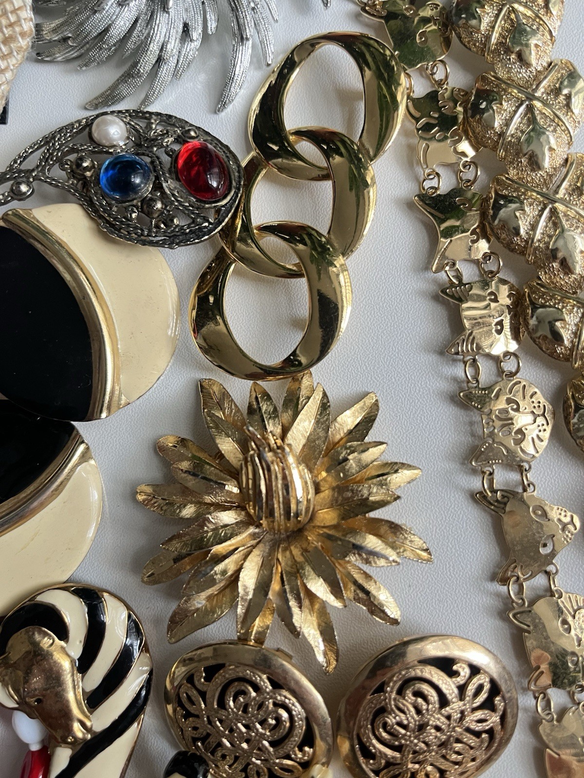 Vintage jewelry Lot Brooch Necklace Coro Coventri Avon Klum BSK STANNARD 1960-80
