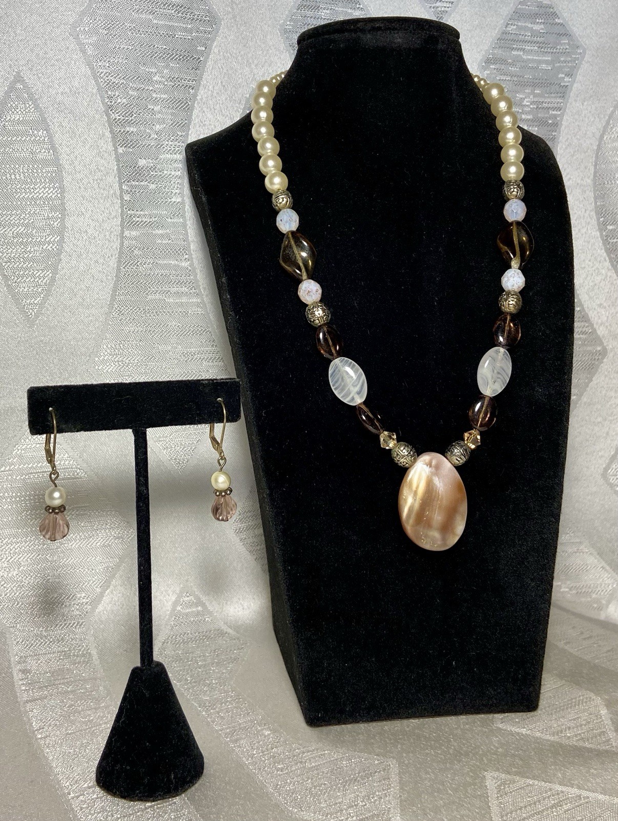 Vintage Beaded Necklace & Earring Set Faux Pearl Shell Pendant Pink Brown 16”