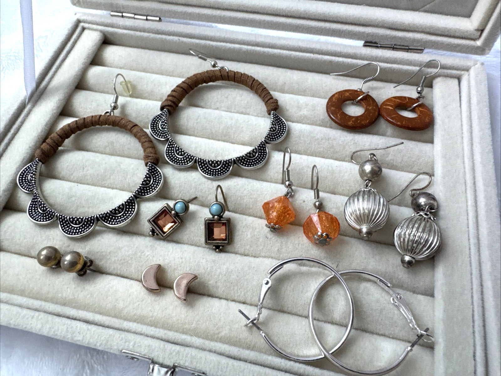 8 pc earthTones VTG Earrings LOT 1980s 90s boho hippie witchy y2k textured metal